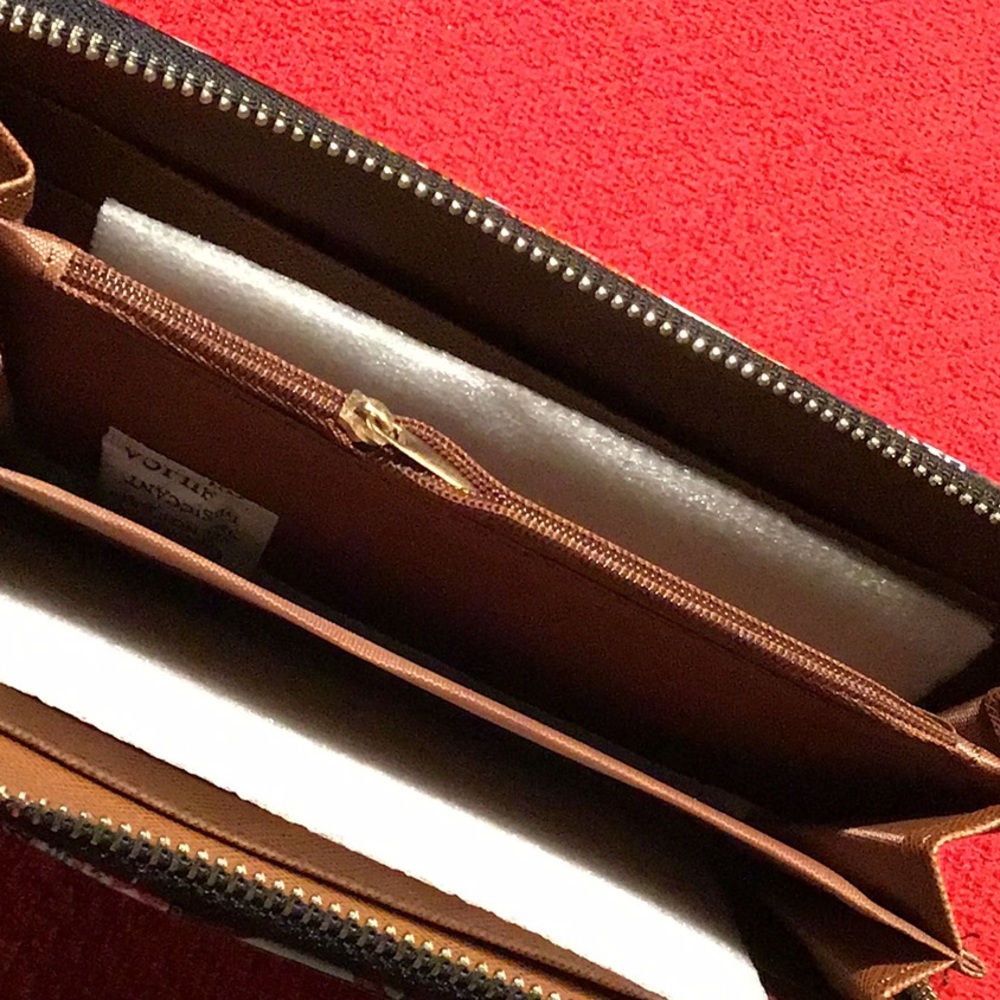 Classic Wallet - Picture 4 of 5